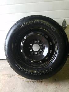 lot 1388 image: Michelin p255  65 R17 Tire