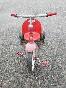 lot 1391 image: The original Radio Flyer trike