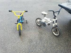 lot 1392 image: Jeep bike and a Magna bike