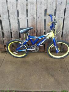 lot 1393 image: Next surge bike