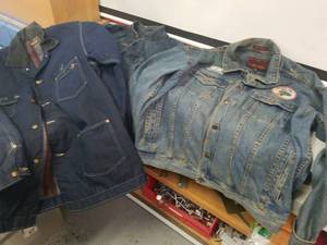 lot 1409 image: 3 Jean coats