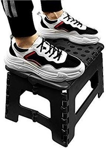 lot 1271 image: X Non-Slip Folding Step Stool