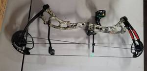 lot 1275 image: Bear Salute Composite Bow