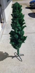 lot 1371 image: Christmas Tree 3 Piece