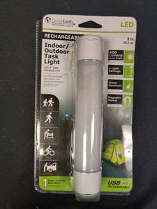 lot 2397 image: Good Earth Lighting Re1174-whg-08lf4-g Rechargeable White