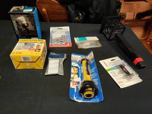 lot 2428 image: Lot of Random Items