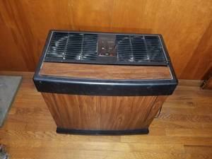 lot 3334 image: Kenmore Fan with Humidity Adjuster. untested