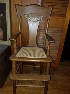 lot 3336 image: Vintage High Chair
