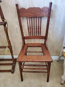 lot 3364 image: Ornate Wooden Chair - DIY