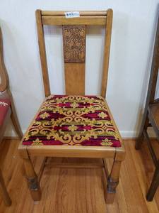 lot 3374 image: Unique Accent Chair with Retro Fabric Seat