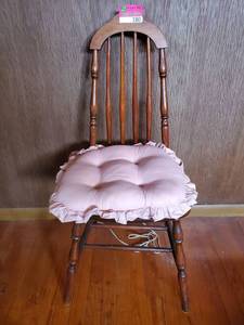 lot 3383 image: Vintage Chair with Round Back