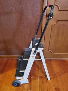 lot 3388 image: Black and White Step Stool with Wheels