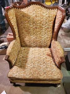 lot 3404 image: Dandelion Yellow Vintage Arm Chair
