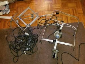lot 3450 image: Photogenic Speed Lights with Extension Cords and Bracket