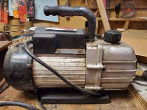 lot 3488 image: 2 Stage Vacuum Pump