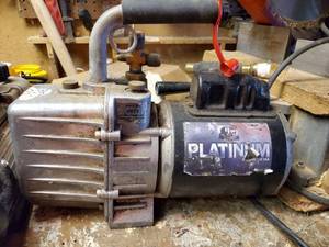 lot 3491 image: Platinum Vacuum Pump 0613