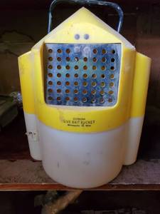lot 6205 image: Live Bait Box