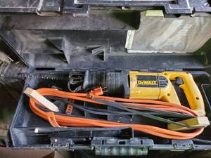 lot 6208 image: Dewalt DW303 VS Reciprocating with Manual In Case