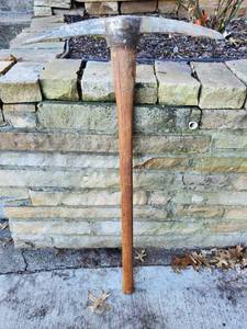 lot 6231 image: Pick Axe