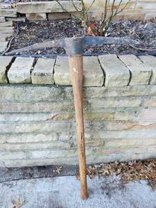 lot 6232 image: Pick Axe