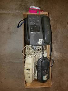 lot 6266 image: wireless and corded home phones