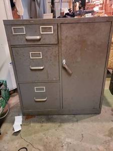 lot 6270 image: Hon Metal Cabinet