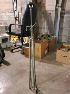 lot 6275 image: Vintage TRI-POD Light Stand