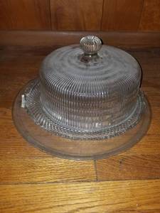 lot 7546 image: 3 Glass Dishware. 1 Cake Top. 2 Platters