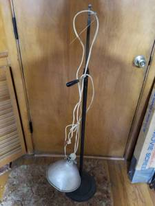 lot 7553 image: Vintage Stand With Can Light