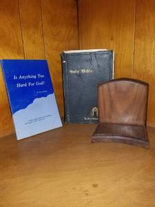 lot 7588 image: Holy Binle woth Book Stand
