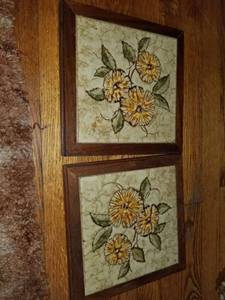 lot 7593 image: Lot of 2 Floral Hotplates with Wood Frame