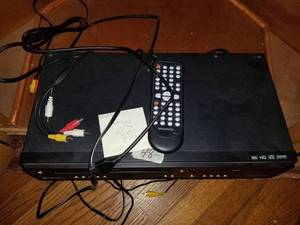 lot 7596 image: Magnavox Dvd and VCR Player with Remote