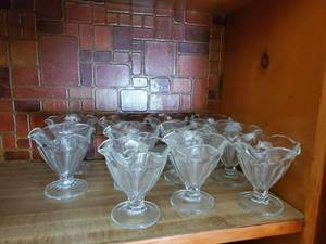 lot 7597 image: Ice Cream Dishes 11 Total