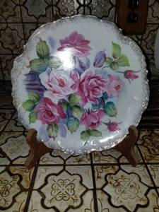lot 7613 image: Pink Flower Floral Plate with stand