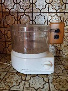 lot 7630 image: Black and Decker Steamer