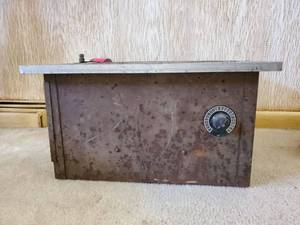 lot 7652 image: Rustic Antique Light Table
