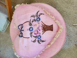 lot 7656 image: Vintage Pink Wig Box and Pillow