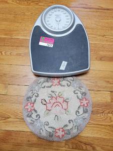 lot 7672 image: Scale and Rug