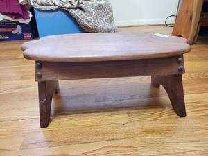 lot 7673 image: Wooden Step Stool