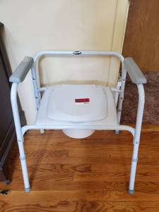 lot 7674 image: Incare Medical Chair