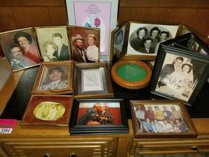 lot 7719 image: Lot of Picture Frames