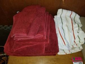 lot 7733 image: Lot of Towels