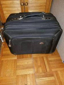 lot 7734 image: Pilot Suitcase. Carryon