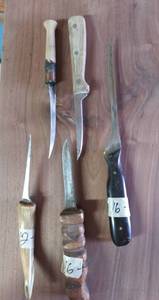 lot 7746 image: Lot of 5 Knives, 2 Handmade
