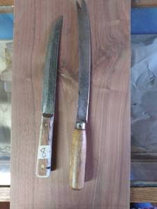 lot 7750 image: Lot of 2 Knives