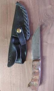lot 7751 image: Handmade Knife and Sheath