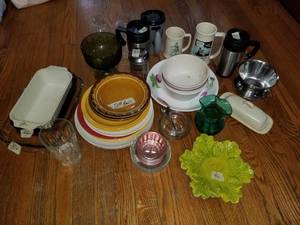 lot 7805 image: Random Kitchen ware