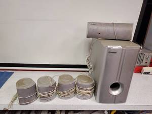 lot 460 image: Pioneer Surround Sound Speaker Set- 6 Total