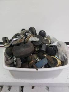 lot 1422 image: Big box of wheels