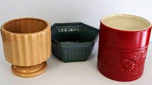lot 57 image: 3 Vintage Planters  Haeger & RRP Co.